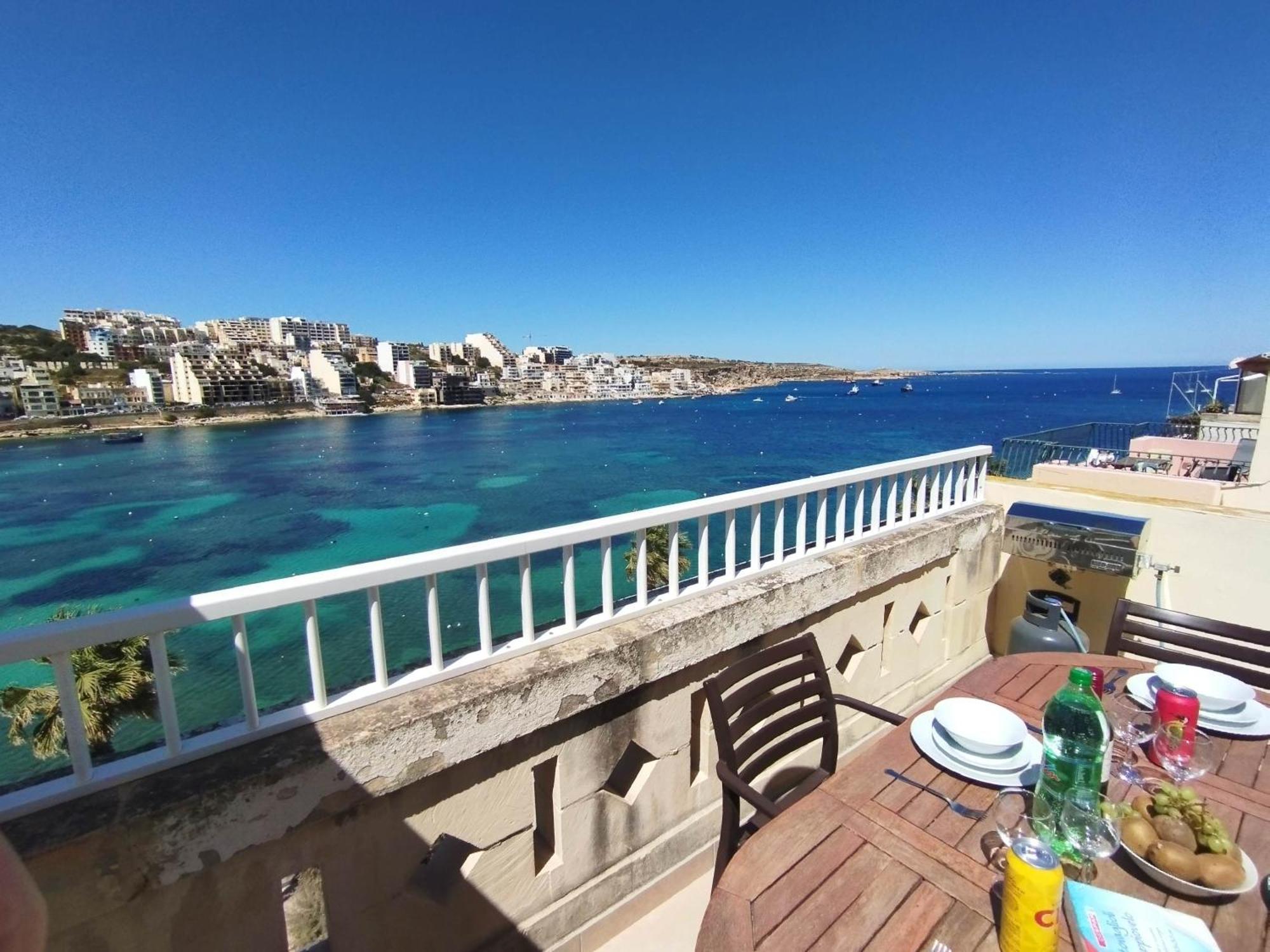 Blue Harbour Seafront Penthouse With Large Terrace With Panoramic Sea Views - By Getawaysmalta Daire St. Paul's Bay Dış mekan fotoğraf